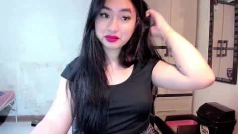 Snapshot of sweetlovepinay04 chatting on 03.08.25 Zoe online show from 03.08.25