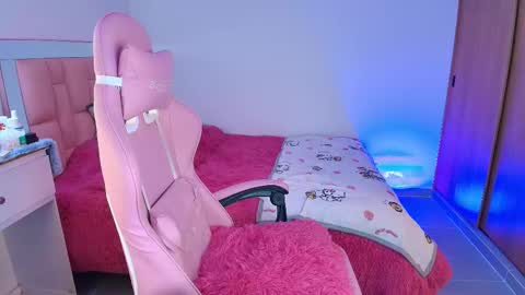 Snapshot of sweetlune chatting on 03.07.25 SweetLune online show from 03.07.25