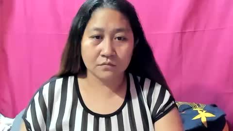 Snapshot of sweetpilipina88 chatting on 12.19.24 MIA online show from 12.19.24