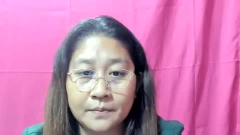 Snapshot of sweetpilipina88 chatting on 12.24.24 MIA online show from 12.24.24