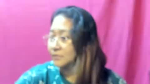 Snapshot of sweetpilipina88 chatting on 12.28.24 MIA online show from 12.28.24