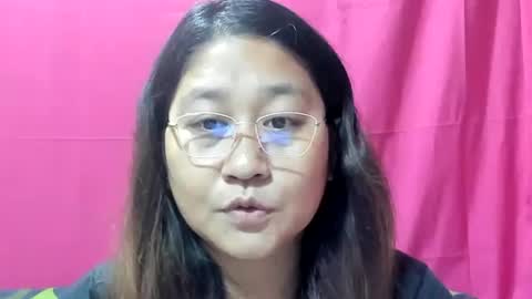 Snapshot of sweetpilipina88 chatting on 01.01.25 MIA online show from 01.01.25