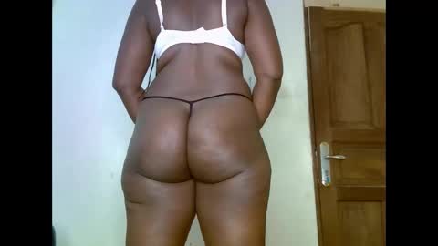 Snapshot of sweetrenne chatting on 03.01.25 sweetrenne online show from 03.01.25