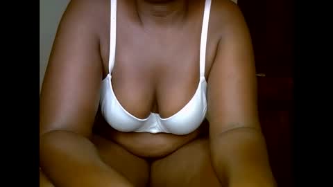 Snapshot of sweetrenne chatting on 03.11.25 sweetrenne online show from 03.11.25