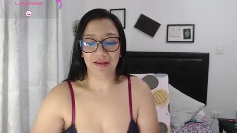 Snapshot of sweetstormi chatting on 02.17.25 Stormi online show from 02.17.25
