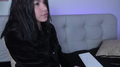 Snapshot of sweett_petite chatting on 12.16.24 online show from 12.16.24