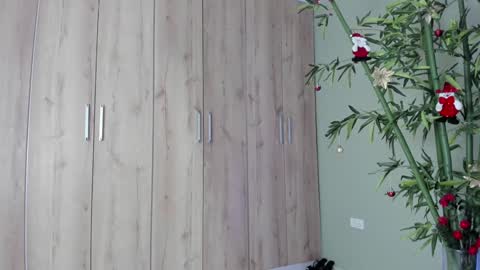 Snapshot of sweett_petite chatting on 12.21.24 online show from 12.21.24