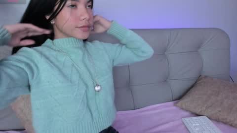 Snapshot of sweett_petite chatting on 01.18.25 online show from 01.18.25