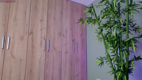 Snapshot of sweett_petite chatting on 01.23.25 online show from 01.23.25