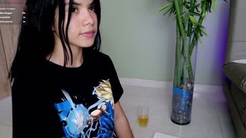 Snapshot of sweett_petite chatting on 01.26.25 online show from 01.26.25
