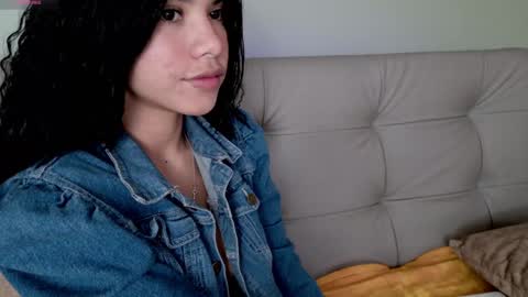 Snapshot of sweett_petite chatting on 02.06.25 online show from 02.06.25