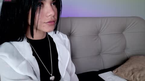 Snapshot of sweett_petite chatting on 02.07.25 online show from 02.07.25