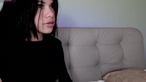 Snapshot of sweett_petite chatting on 02.08.25 online show from 02.08.25