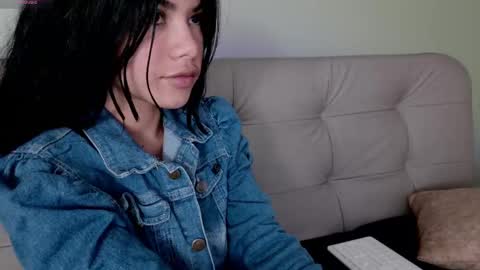 Snapshot of sweett_petite chatting on 02.16.25 online show from 02.16.25