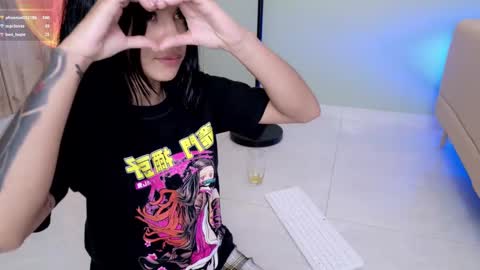 Snapshot of sweett_petite chatting on 03.07.25 online show from 03.07.25