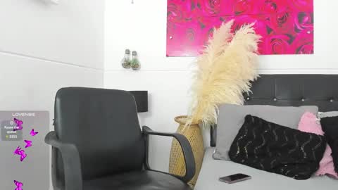 Snapshot of sweett_sharon_ chatting on 10.11.25 Sharon online show from 10.11.25