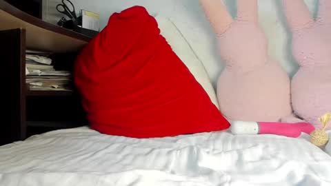 Snapshot of sweety_cum chatting on 02.04.25 Mia online show from 02.04.25