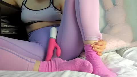 Snapshot of sweety_cum chatting on 02.18.25 Mia online show from 02.18.25