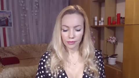 Snapshot of sweety_friend chatting on 12.01.24 Sweety friend online show from 12.01.24