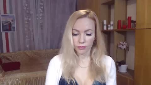 Snapshot of sweety_friend chatting on 12.17.24 Sweety friend online show from 12.17.24