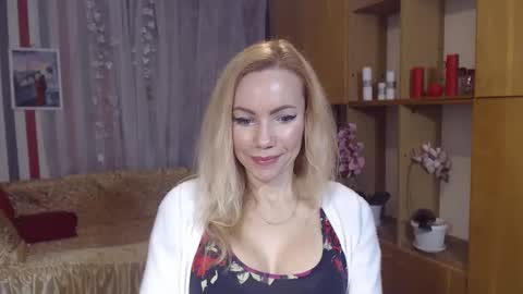 Snapshot of sweety_friend chatting on 02.05.25 Sweety friend online show from 02.05.25