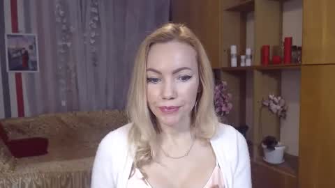 Snapshot of sweety_friend chatting on 02.08.25 Sweety friend online show from 02.08.25