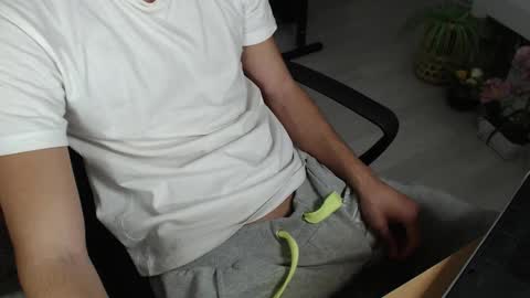 Snapshot of swetlittleboy4u chatting on 09.25.25 SwetLittleBoy4u online show from 09.25.25