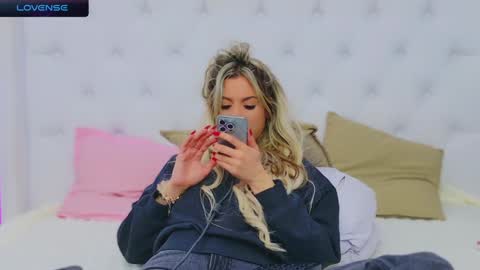 Snapshot of taahiraarabian chatting on 01.04.25 Arianna online show from 01.04.25