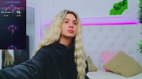 Snapshot of taahiraarabian chatting on 01.09.25 Arianna online show from 01.09.25