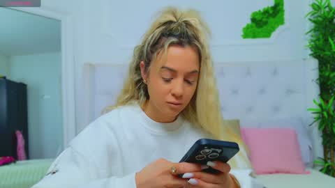 Snapshot of taahiraarabian chatting on 01.21.25 Arianna online show from 01.21.25