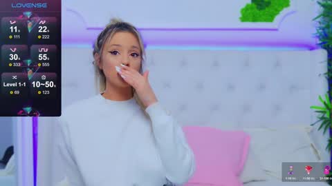 Snapshot of taahiraarabian chatting on 02.04.25 Arianna online show from 02.04.25