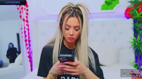 Snapshot of taahiraarabian chatting on 02.19.25 Arianna online show from 02.19.25