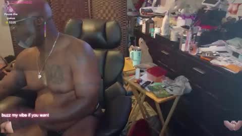 Snapshot of tadaha72 chatting on 10.31.25 Tadaha72 online show from 10.31.25