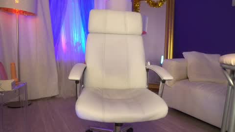 Snapshot of tais_athena chatting on 01.14.25 Margo online show from 01.14.25