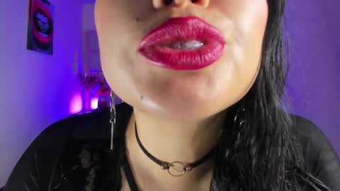 Snapshot of tamara_rouse1 chatting on 09.15.25 tamara online show from 09.15.25