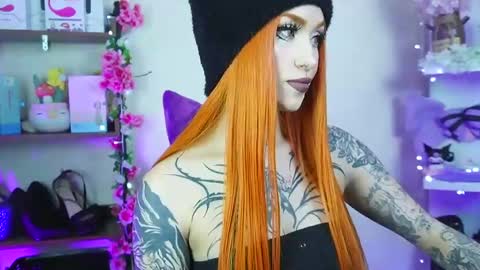 Snapshot of tamaracampell chatting on 02.10.25 Cami 3 online show from 02.10.25