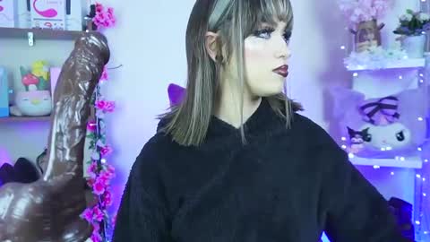 Snapshot of tamaracampell chatting on 02.11.25 Cami 3 online show from 02.11.25