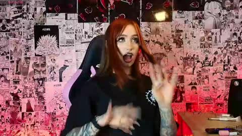 Snapshot of tamaracampell chatting on 10.18.25 Cami 3 online show from 10.18.25