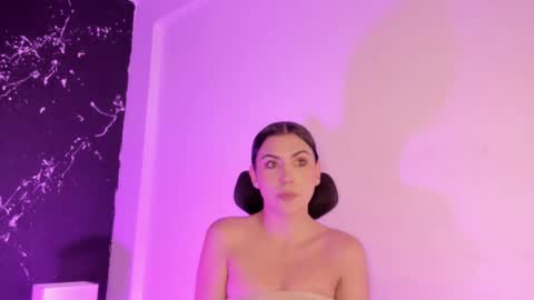 Snapshot of tamarathompsonn chatting on 02.23.25 Tamara. online show from 02.23.25