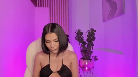 Snapshot of tamarathompsonn chatting on 02.28.25 Tamara. online show from 02.28.25