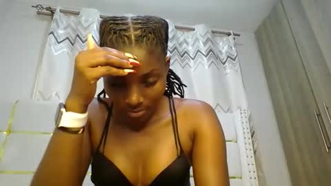 Snapshot of tamia538235 chatting on 02.11.25 tamia online show from 02.11.25