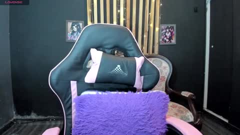 Snapshot of tara_joi chatting on 01.10.25 Tara online show from 01.10.25