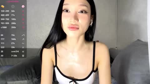 Snapshot of tashinadoncaster chatting on 10.14.25 Viola online show from 10.14.25