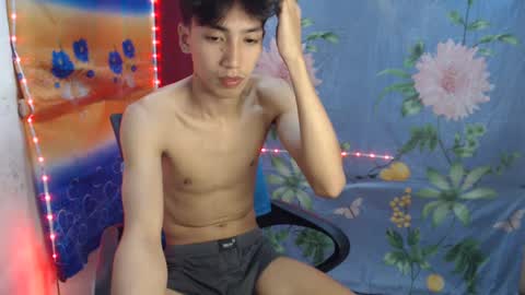 Snapshot of tastylicious_kim chatting on 02.05.25 Ask me online show from 02.05.25