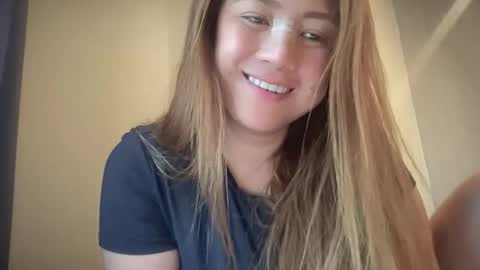 Snapshot of tastyzhamae chatting on 11.08.25 Mae online show from 11.08.25