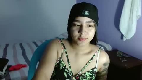 Snapshot of tatiana_quiroz chatting on 10.11.25 TATI online show from 10.11.25