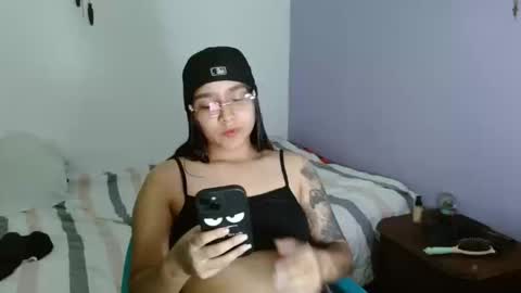 Snapshot of tatiana_quiroz chatting on 10.18.25 TATI online show from 10.18.25