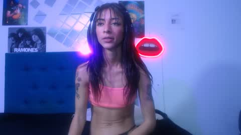 Snapshot of tatis_blux chatting on 12.12.24 Tatiana online show from 12.12.24