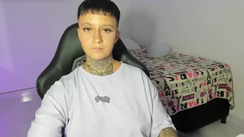 Snapshot of tatoo_girl chatting on 02.07.25 jess online show from 02.07.25