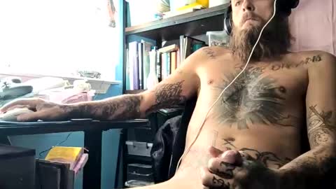 Snapshot of tattedalpha chatting on 09.12.25 tattedalpha online show from 09.12.25